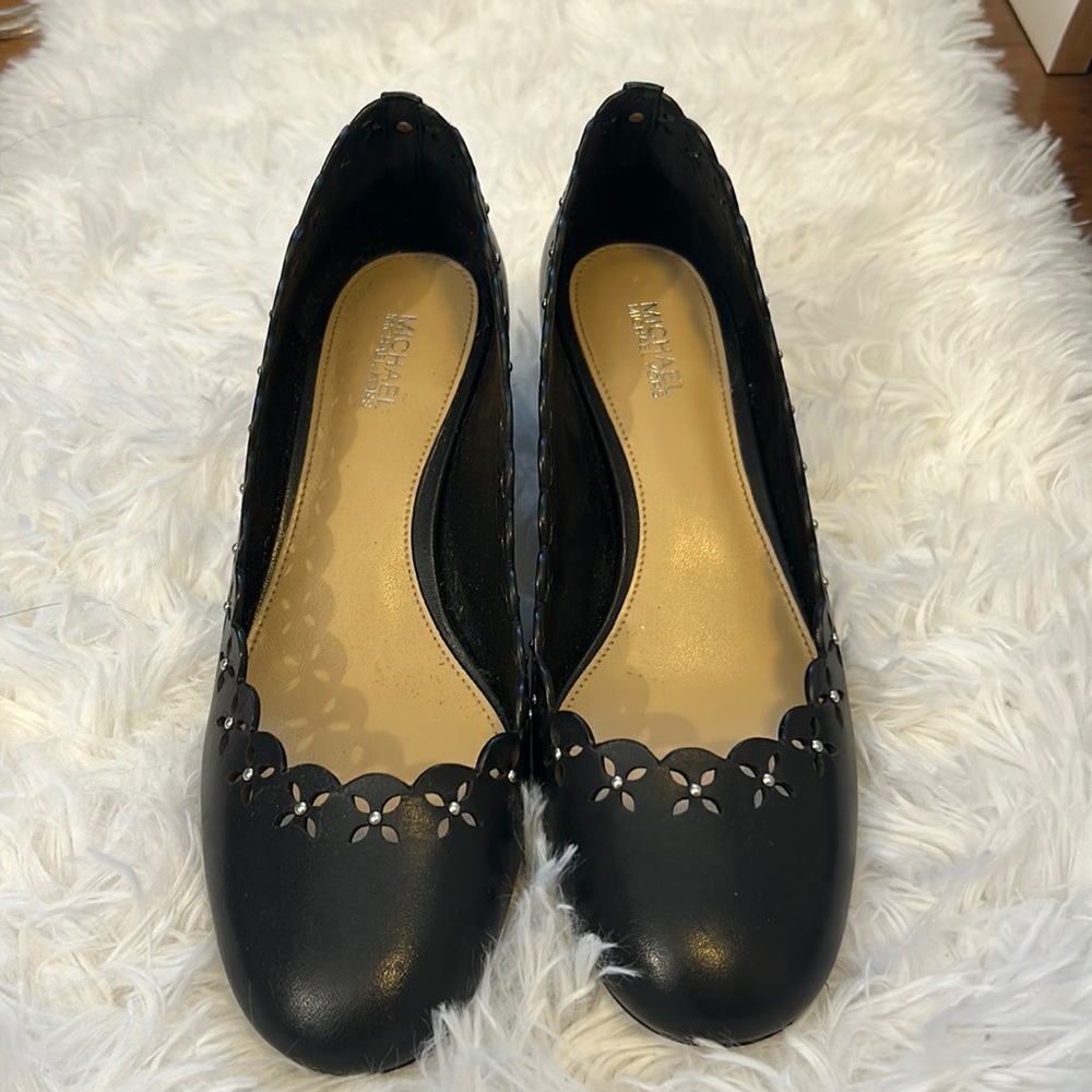 Michael kors black leather kitten heels - size 6